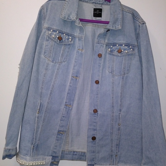 💚FINAL SALE PRICE💚 Light Blue Denim Jacket - Picture 2 of 8